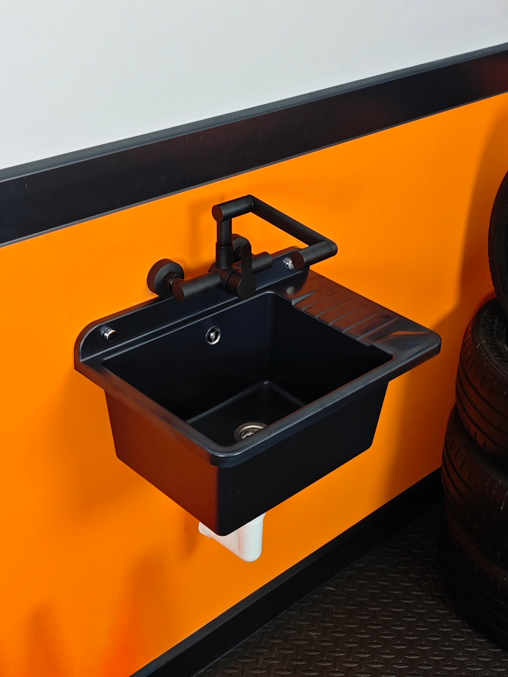 Пластиковая техническая раковина COMPACT BLACK