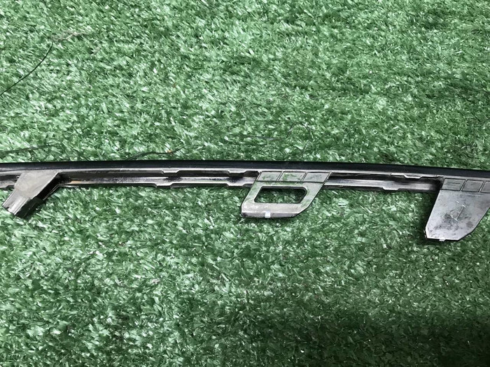 Молдинг переднего бампера правый Lixiang L9 22-нв