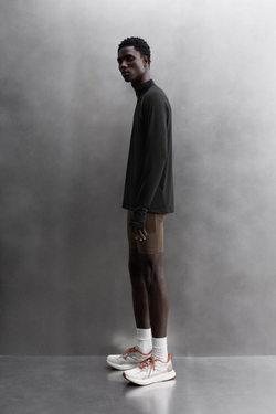 ZARA ТОЛСТОВКА POLARTEC © С ВОРОТНИКОМ НА МОЛНИИ, ЧЕРНЫЙ