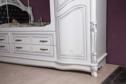 Шкаф 4-х дв «Касандра» белая глянец серебро