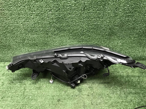 Фара правая Toyota RAV4 5 XA50 (2018-н.в.) LED