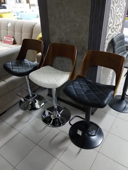 Регулируемый барный стул Jax Light 63-83 см, черный