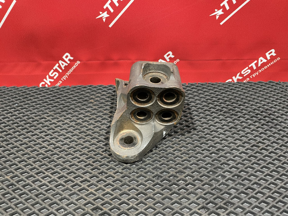 Кронштейн двигателя задний левый