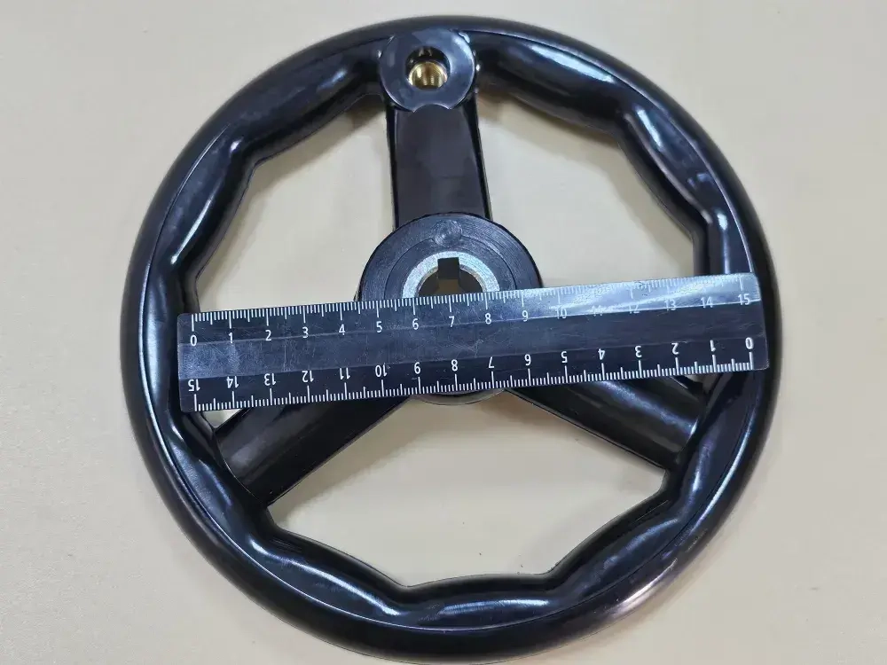 Маховик бакелит 200х18х6мм (Dxdxb) с 3-мя спицами, с ручкой