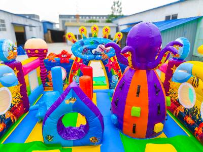 Коммерческий надувной батут с горкой «В гостях у моря 3» 9*5*5 м