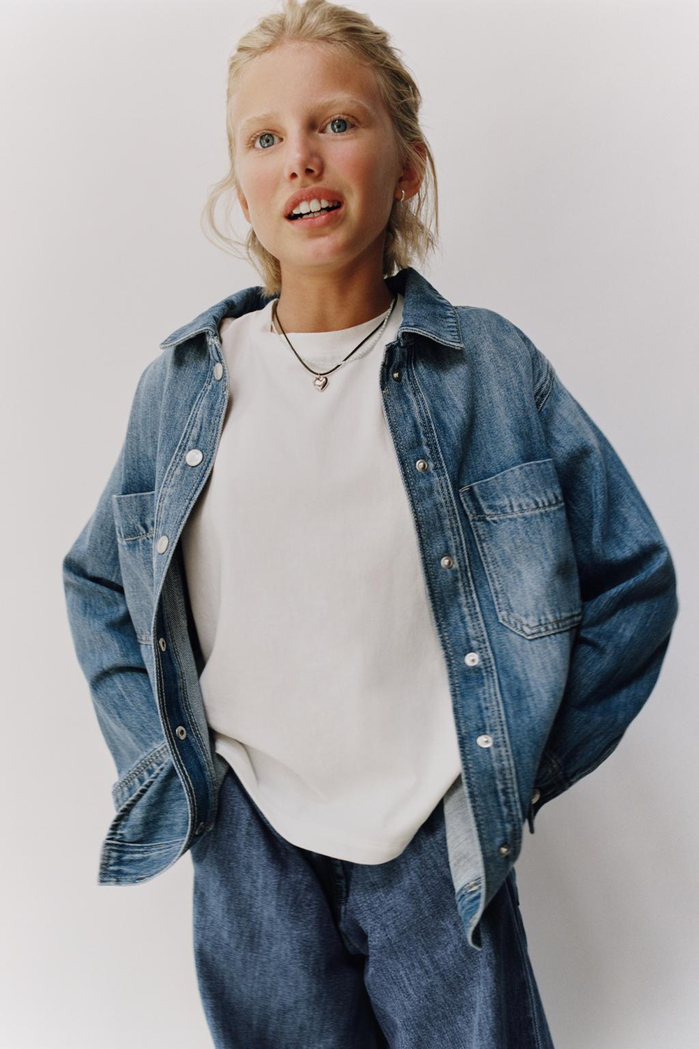 ZARA ДЖИНСОВАЯ КУРТКА-РУБАШКА, СИНИЙ