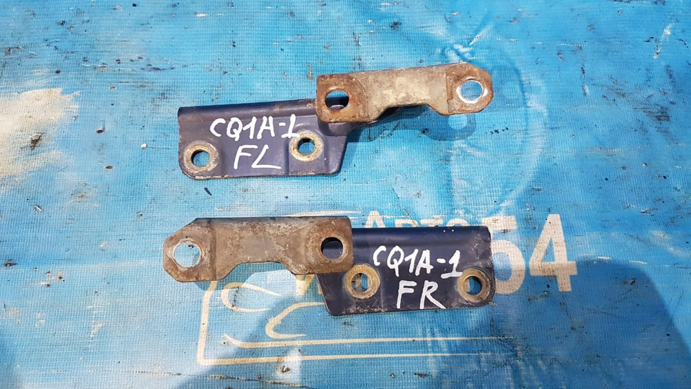 Петля капота правая MITSUBISHI DINGO 2000