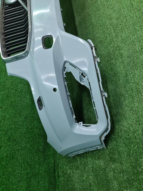 Бампер передний Volvo XC40 (2017-2022)