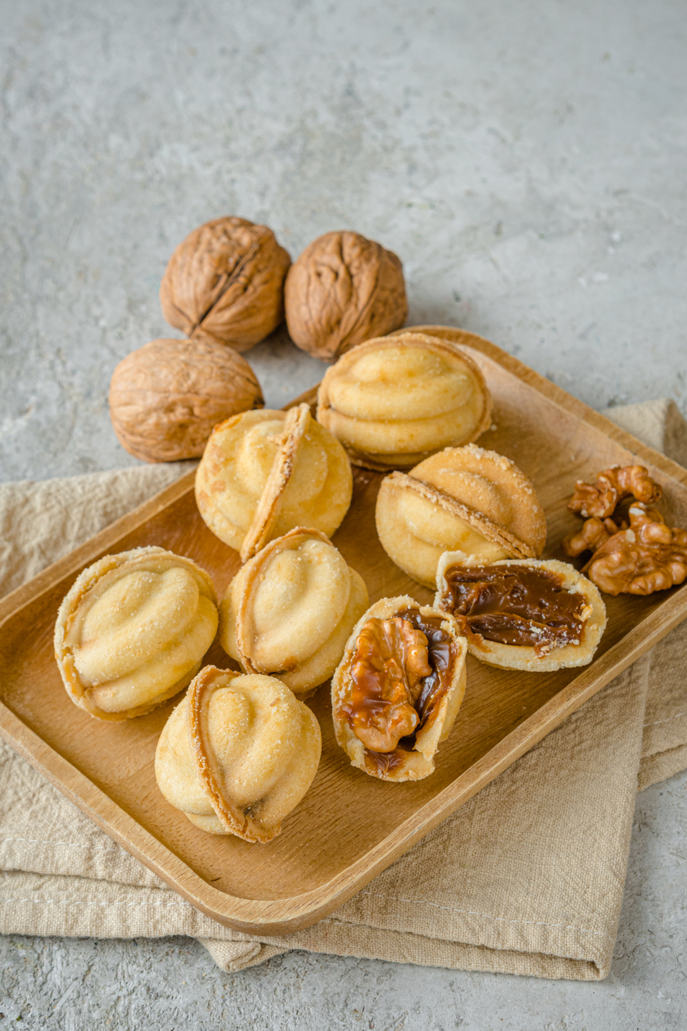 Орешки со сгущенкой и грецким орехом