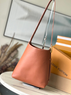 Louis Vuitton Low Key Hobo PM