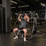 SM2013 Независимый жим широким хватом на верх груди