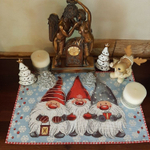 Декоративная гобеленовая салфетка Три веселых гнома 30*50