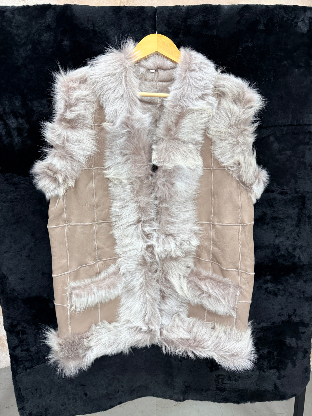 Жилет из натуральной овчины. 44-46 Размер