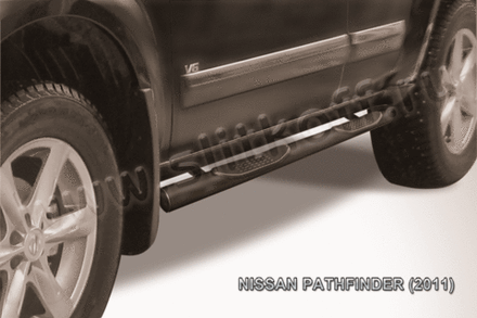 Пороги стальные Nissan Pathfinder (2010-2014) d76 с проступями (черные)