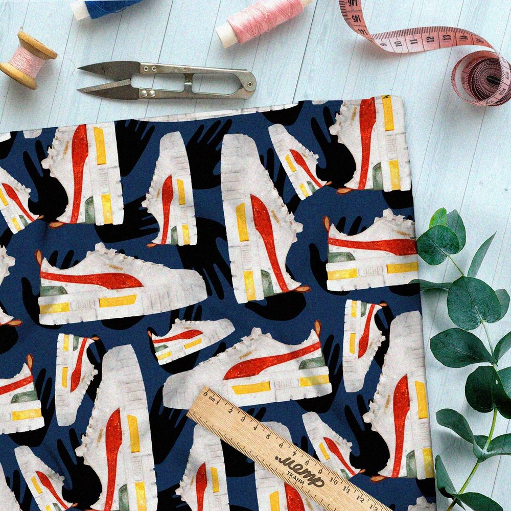 Ткань кулирная гладь белые кроссовки с ярким рисунком на синем фоне