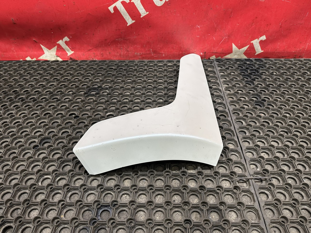 Дефлектор кабины левый 2023г