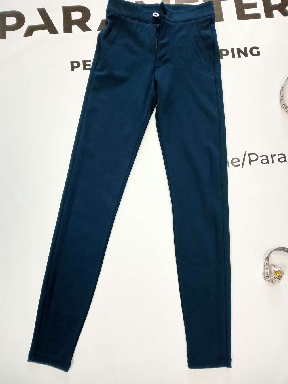 Брюки-стрейч зауженные женские Bershka.Цвет морская волна Размер XS-40/42 русский