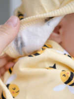 Утеплённый чепчик Mjölk Пчёлки