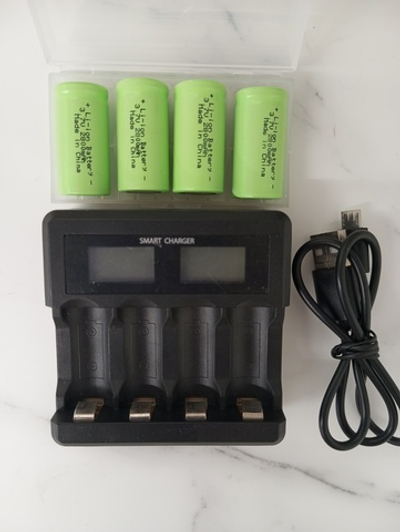 Зарядное устройство для Li-ion аккум. + 4 аккум 16340