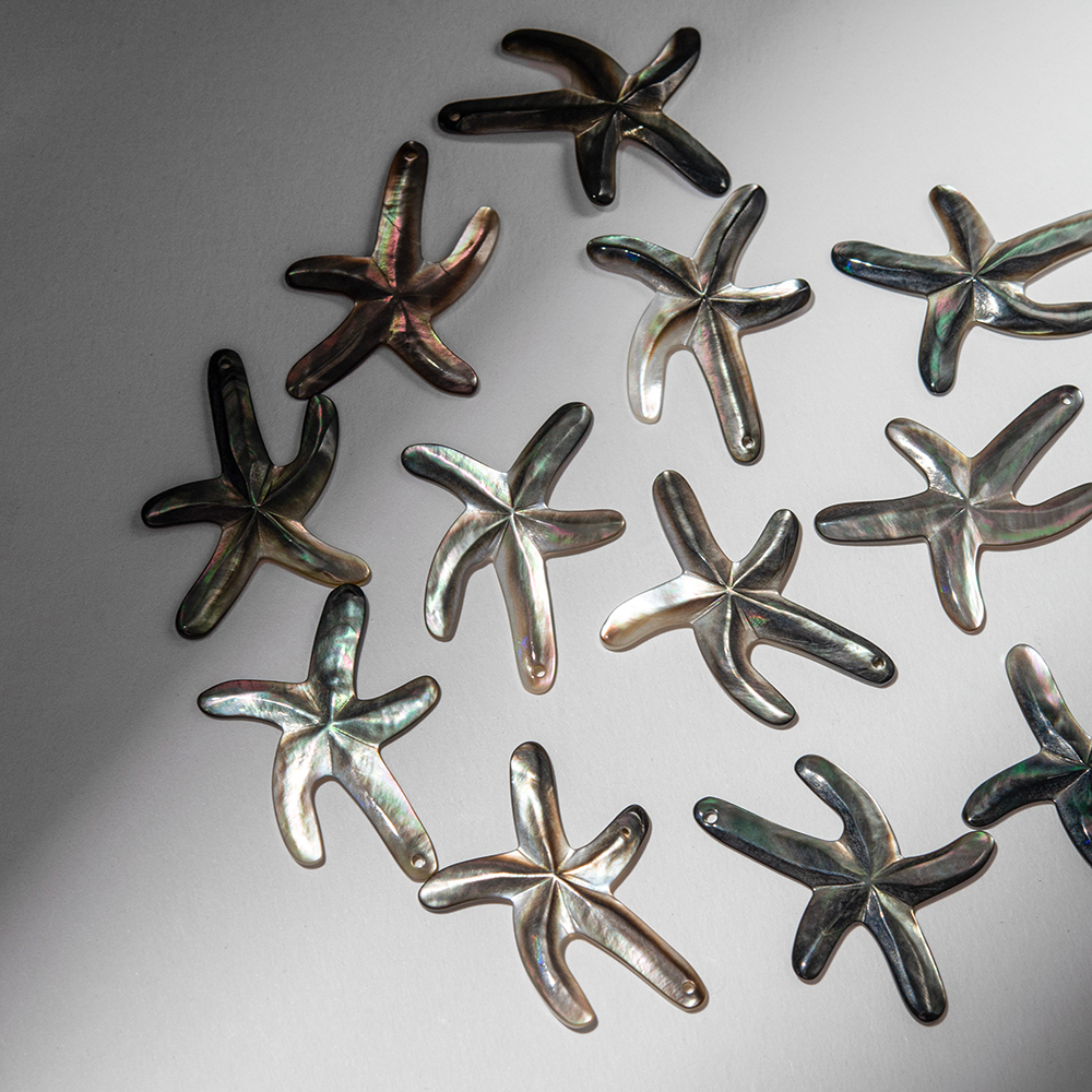 Звезда из перламутра морских ракушек, 40,3*30мм, черный