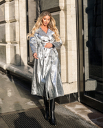 Женский кожаный плащ серебро