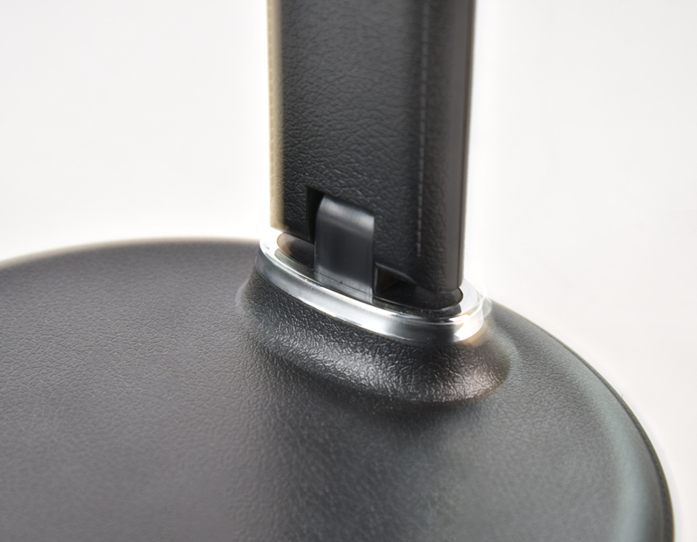 Светодиодная настольная лампа с беспроводной зарядкой DE521 BK черный LED 3000-6400K 8W