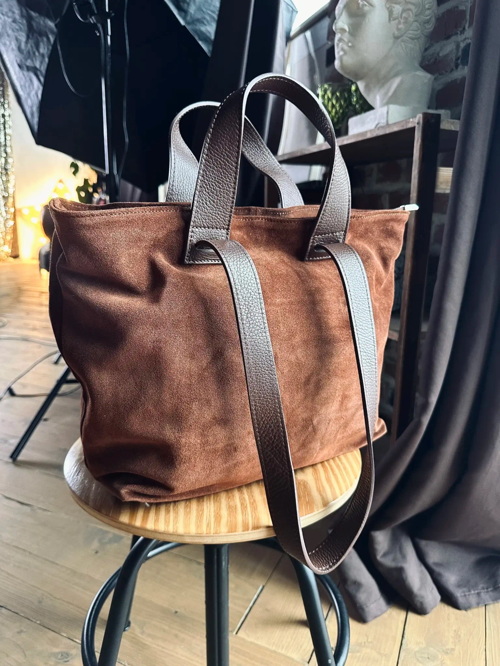 Женская сумка-шоппер из натуральной замши и кожи коричневого цвета