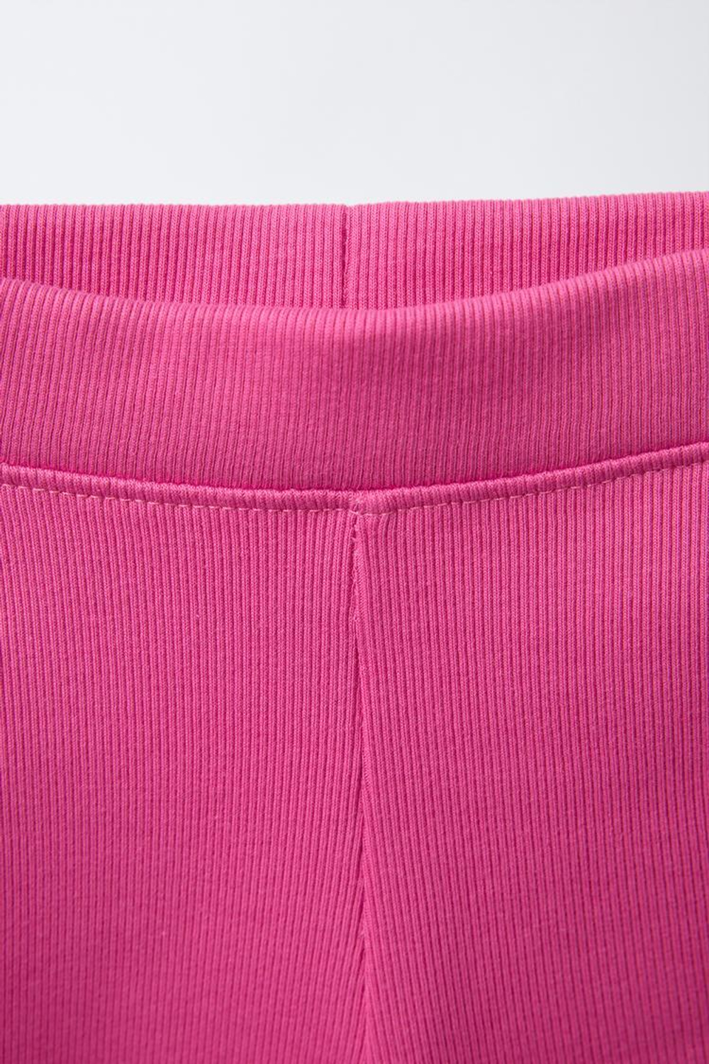 ZARA КОМПЛЕКТ ИЗ ФУТБОЛКИ И ВЕЛОСИПЕДОК, ЦВЕТ ФУКСИИ