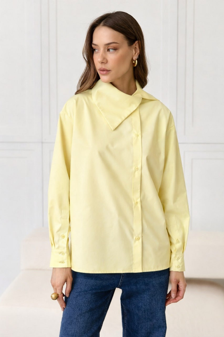 Рубашка с крупным воротником-стойкой