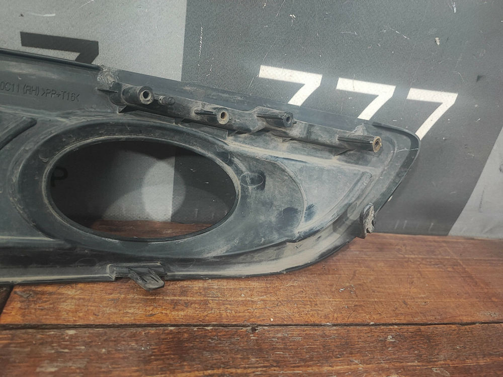 Накладка ПТФ правая Mazda 3 (BK) 06-09 Б/У Оригинал BS3E50C11