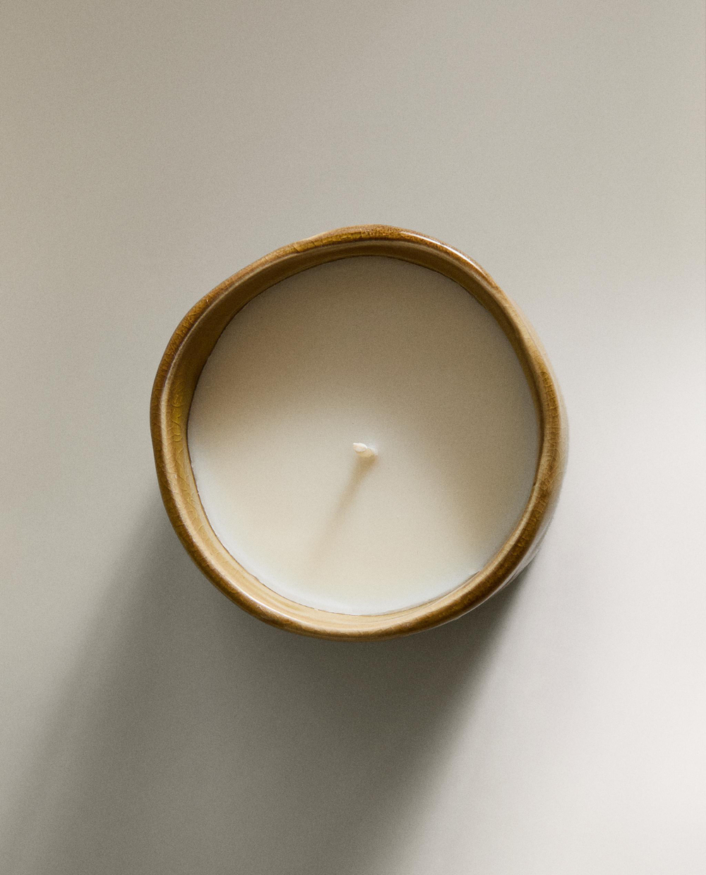 Zara Home Свеча ароматическая Floral Beyond 150 г, растительный воск, аромат цветочный, Розовый