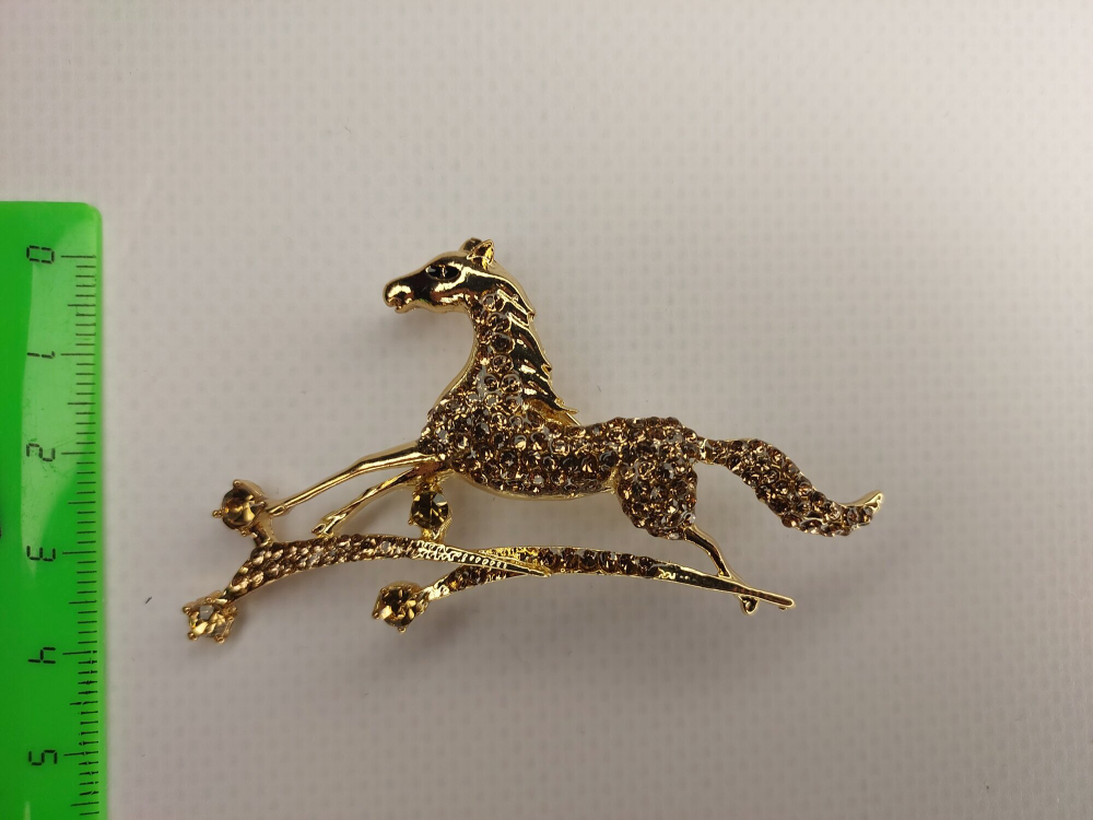 Брошка "Огненная лошадь". Женская брошь,украшение. Подарок на новый год. Символ года