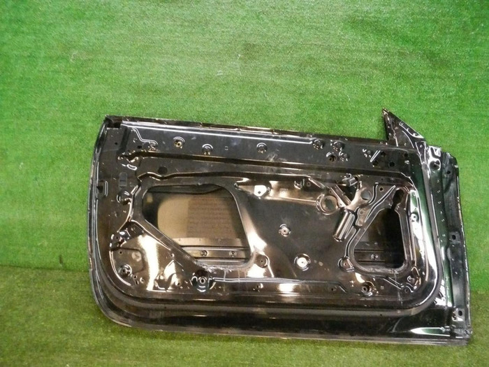 Дверь левая Mercedes E C238 (2016-2023)