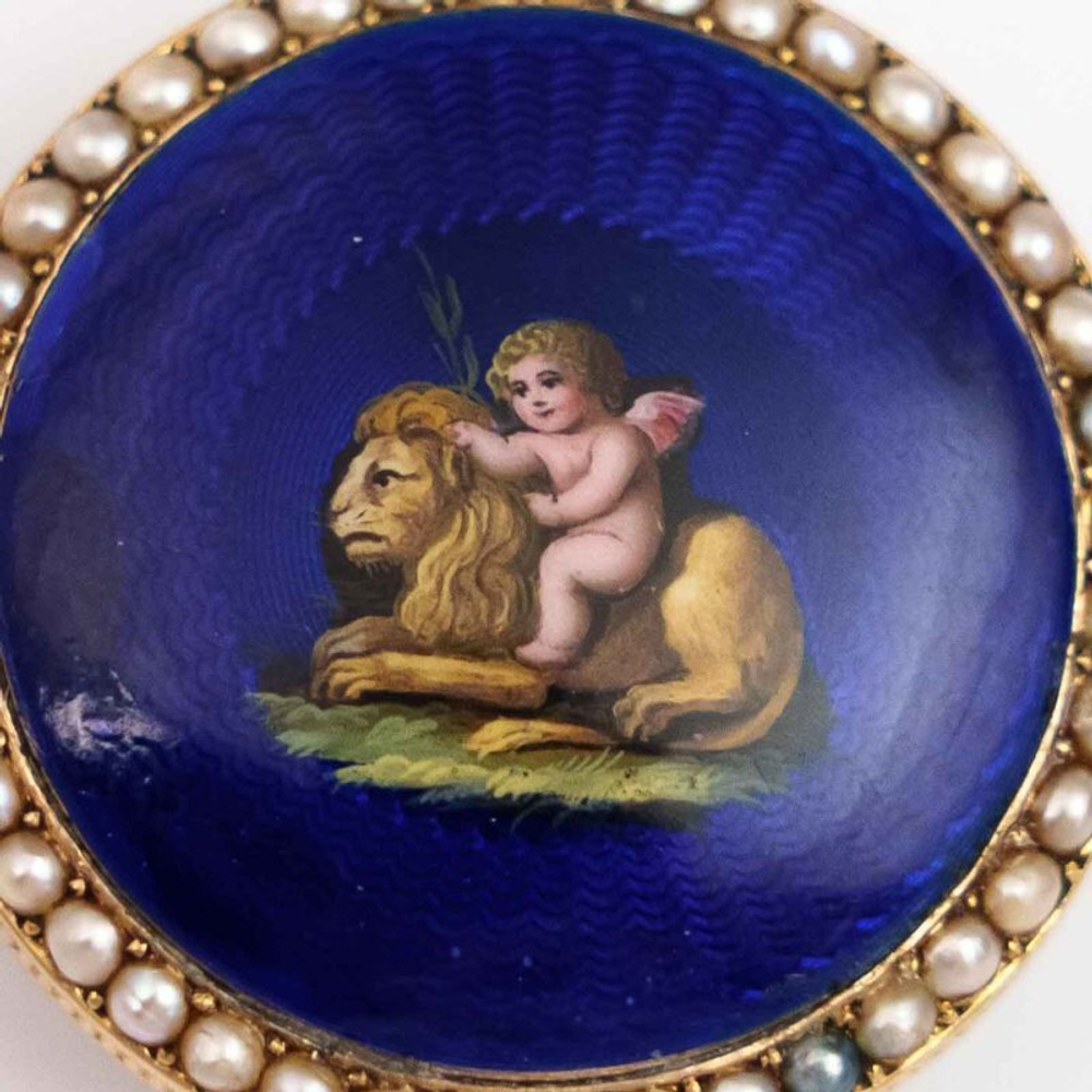 Антикварные золотые женские часы с эмалью