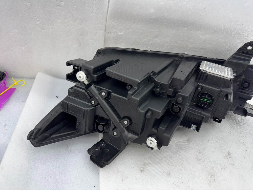 Передняя LED фара Changan UNI-K оригинал ()