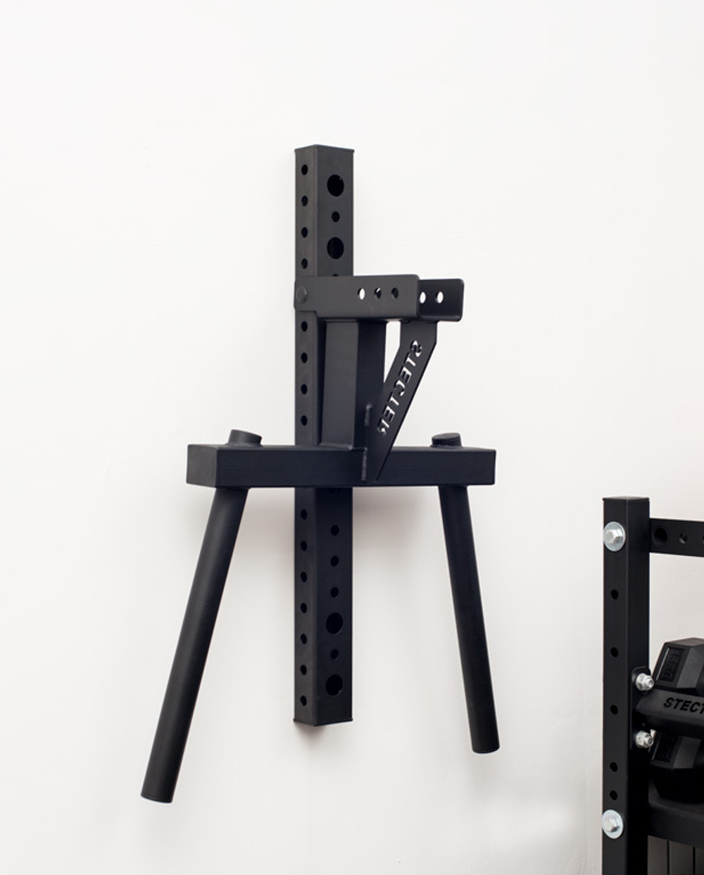 Настенный многофункциональный кронштейн "Линия" 80х60 мм