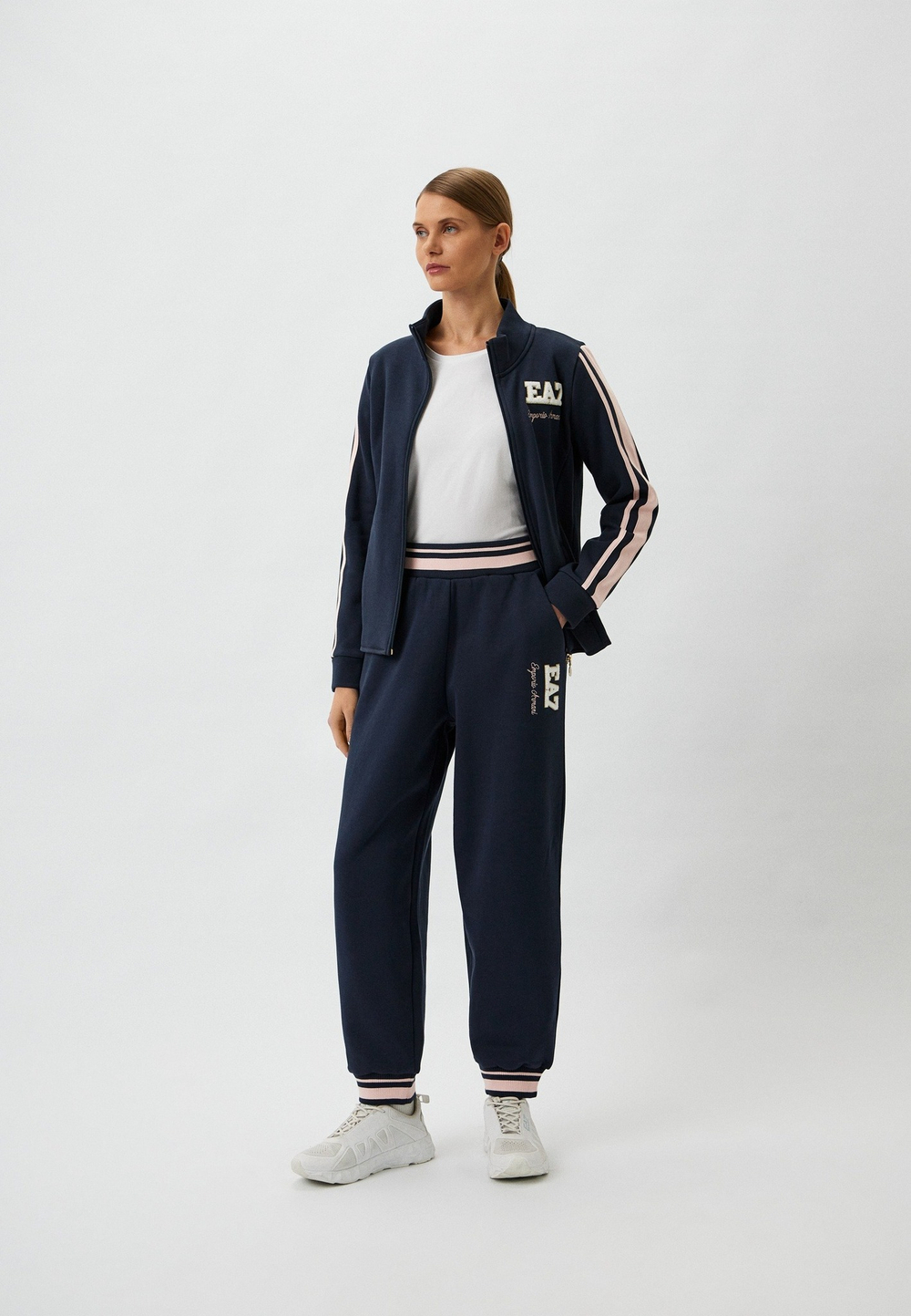 Толстовка женская EA7