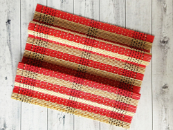 Бамбуковый коврик на стол, красные полосы
