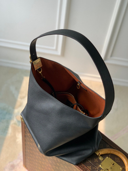Louis Vuitton Low Key Hobo MM