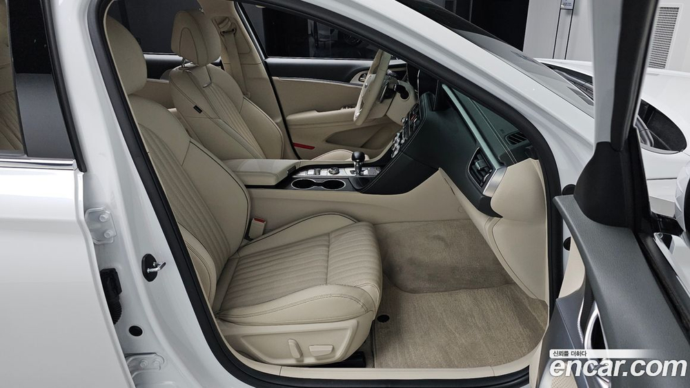 Genesis The New G70 Бензин 2.0T 4WD (02.2022)