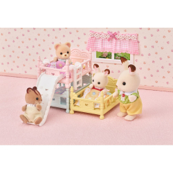 Sylvanian Families - Трехместная кровать 5741 / артикул   5741  / GTIN 5054131057414