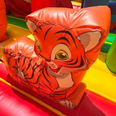 Коммерческий надувной батут «Сафари-Тигр», 12*9*9 м