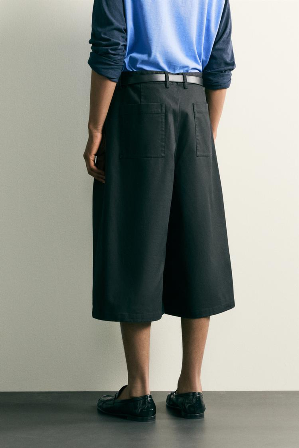 ZARA БРЮКИ-КЮЛОТЫ RELAXED FIT СО СКЛАДКАМИ, ЧЕРНЫЙ