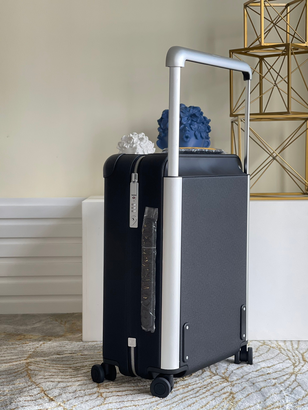 Louis Vuitton Horizon 50 Suitcase