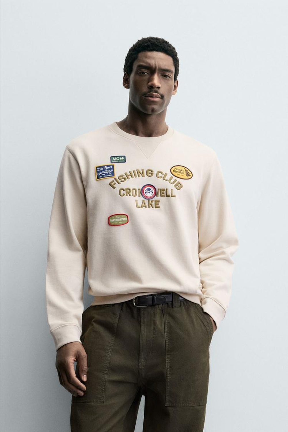 ZARA ТОЛСТОВКА С ВЫШИТОЙ НАДПИСЬЮ, ЭКРЮ