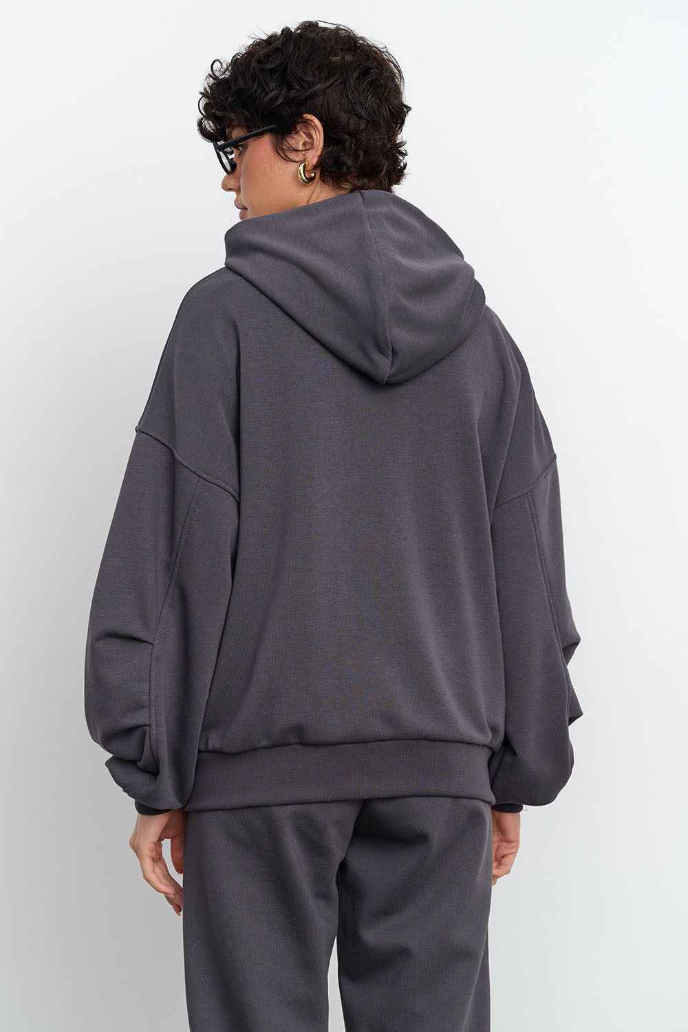 Худи на молнии с защипами на рукавах цвета антрацит