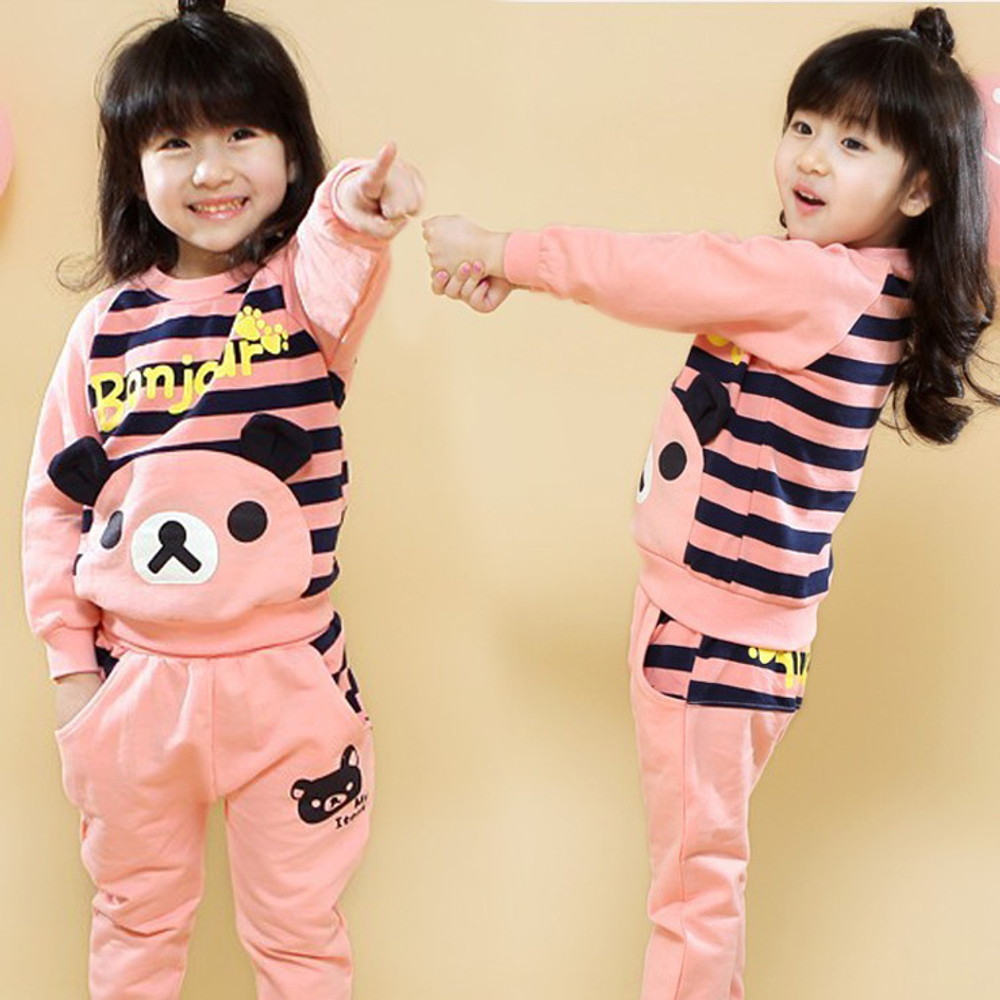 Костюм с контрастными полосками и принтом панды с надписью