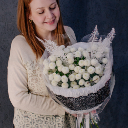 114. Кружевной букет с хризантемой Ньютон