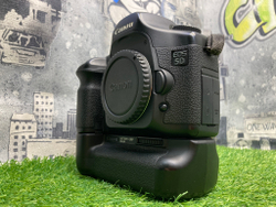 Canon EOS 5D + Canon BG-E4