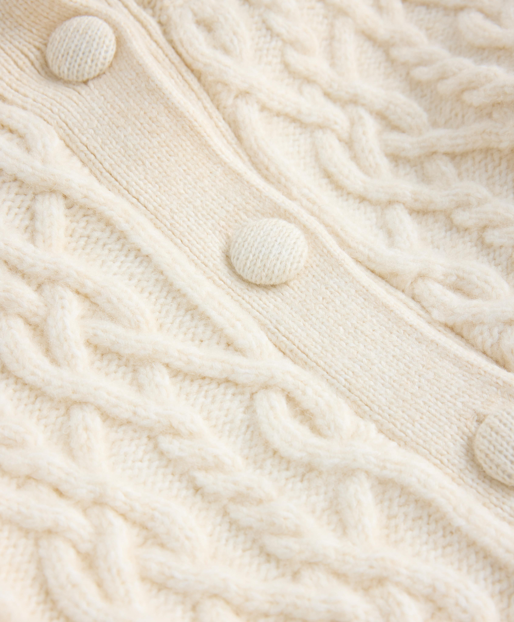 Oysho Вязаный бомбер в рубчик на пуговица, экрю